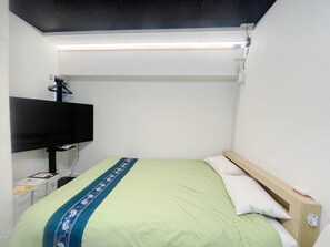 1 habitación, escritorio, tabla de planchar con plancha y wifi gratis 