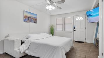 1 bedroom, WiFi, bed sheets