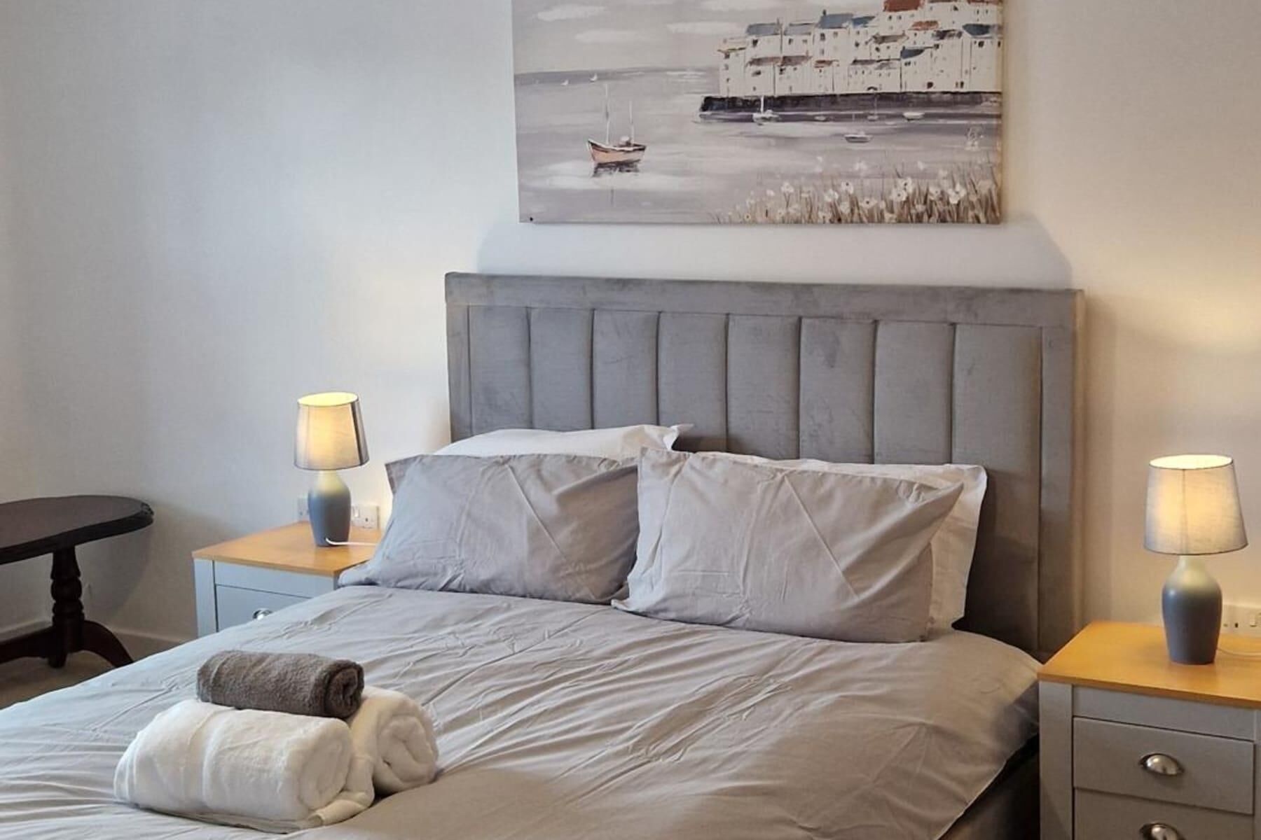 4 slaapkamers, een strijkplank/strijkijzer, wifi, beddengoed