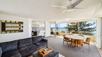 Apartment, 3 Bedrooms, Ocean View | Living room | Flat-screen TV
