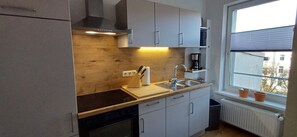 Kühlschrank, Ofen, Herdplatte, Geschirrspüler