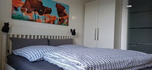1 bedroom, free WiFi, bed sheets - Apartment 'Stilvolle Ferienwohnung' with Wi-Fi (Schwerin)
