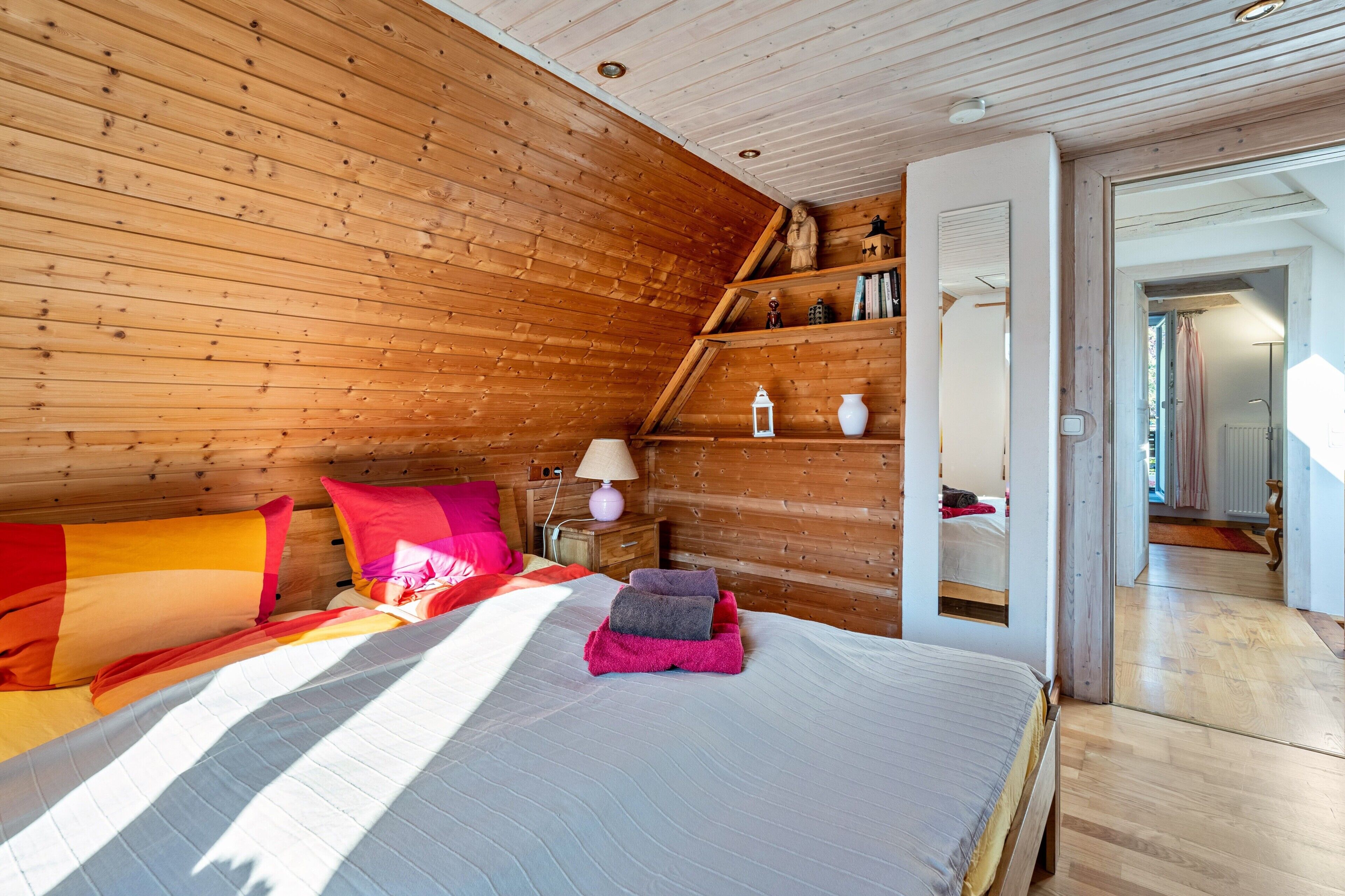 1 chambre, fer et planche à repasser, accès au Wi-Fi (inclus)