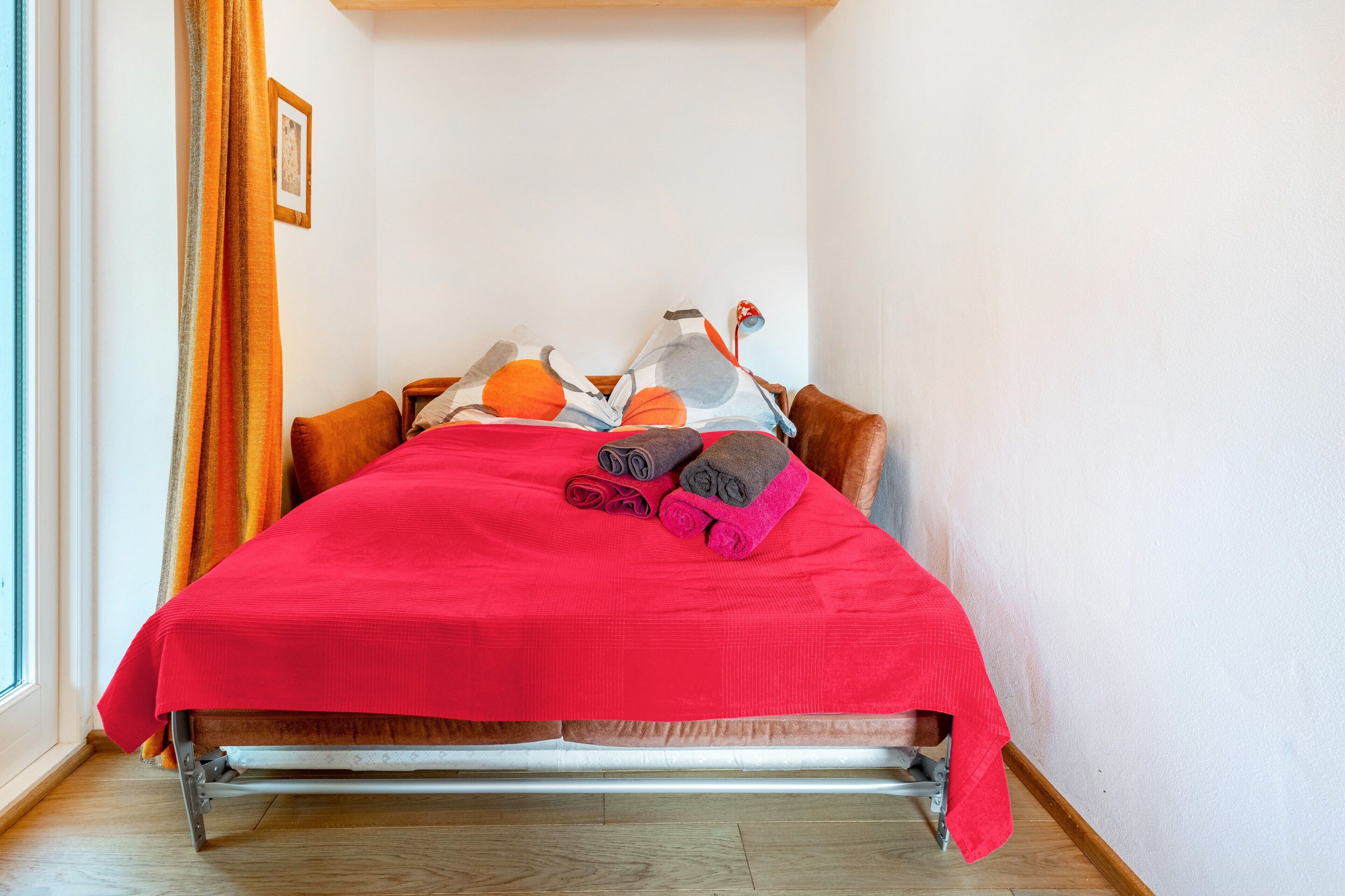 Free WiFi, bed sheets