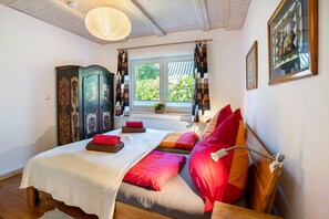 1 chambre, fer et planche à repasser, Wi-Fi gratuit, draps fournis