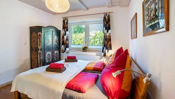 1 habitación, tabla de planchar con plancha, wifi gratis y ropa de cama