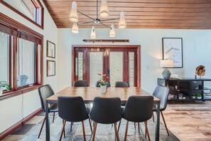 Dining - The Golf and Ski Hideaway - 8 minutes from Vail/BC (Avon)