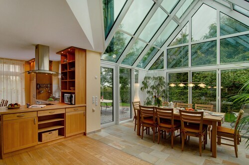 Holiday Home 'Haus Admiral  Wintergarten' with Private Terrace, Private Garden and Wi-Fi