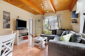 TV, lettore DVD, impianto stereo