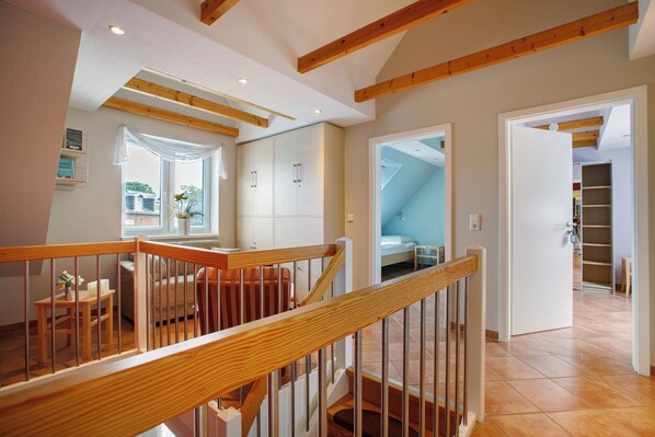 Interior - Holiday Home 'Ferienhaus Siegfried' with Shared Terrace, Shared Garden and Wi-Fi (Niebüll)