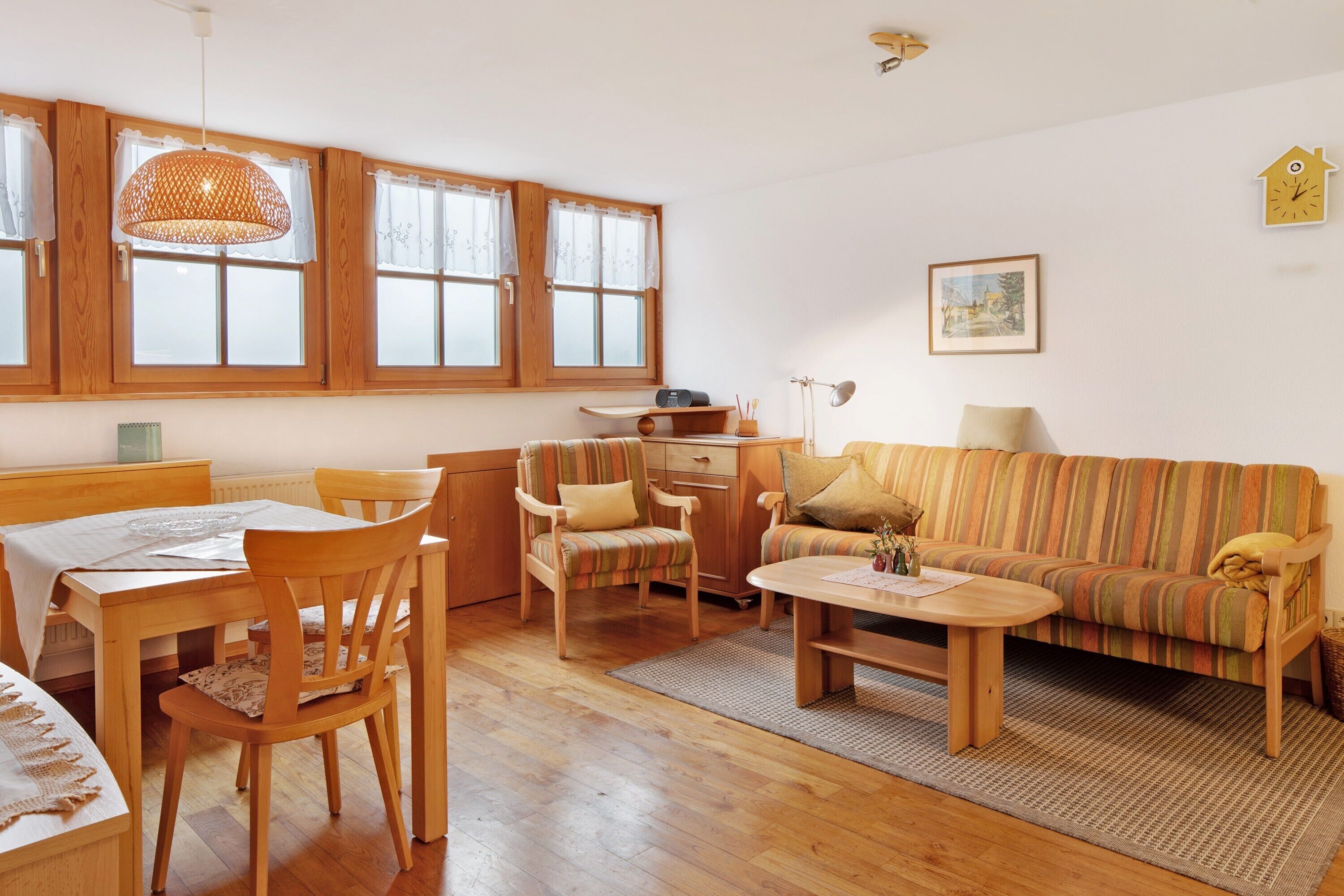 Fernseher, Tischtennisplatte