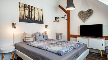 1 bedroom, free WiFi, bed sheets