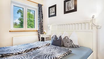 1 bedroom, free WiFi, bed sheets