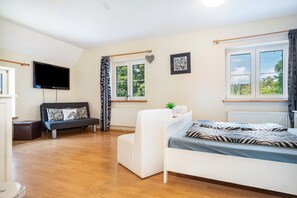 1 bedroom, free WiFi, bed sheets