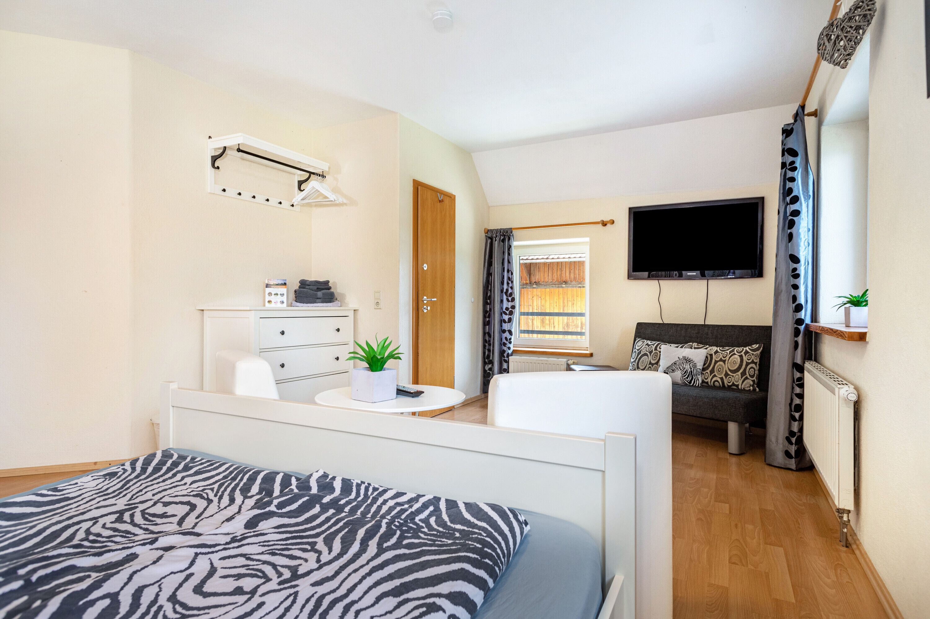 1 bedroom, free WiFi, bed sheets