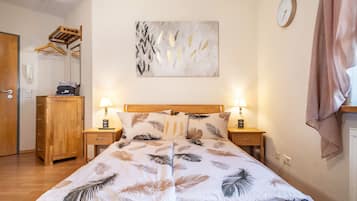 1 bedroom, free WiFi, bed sheets