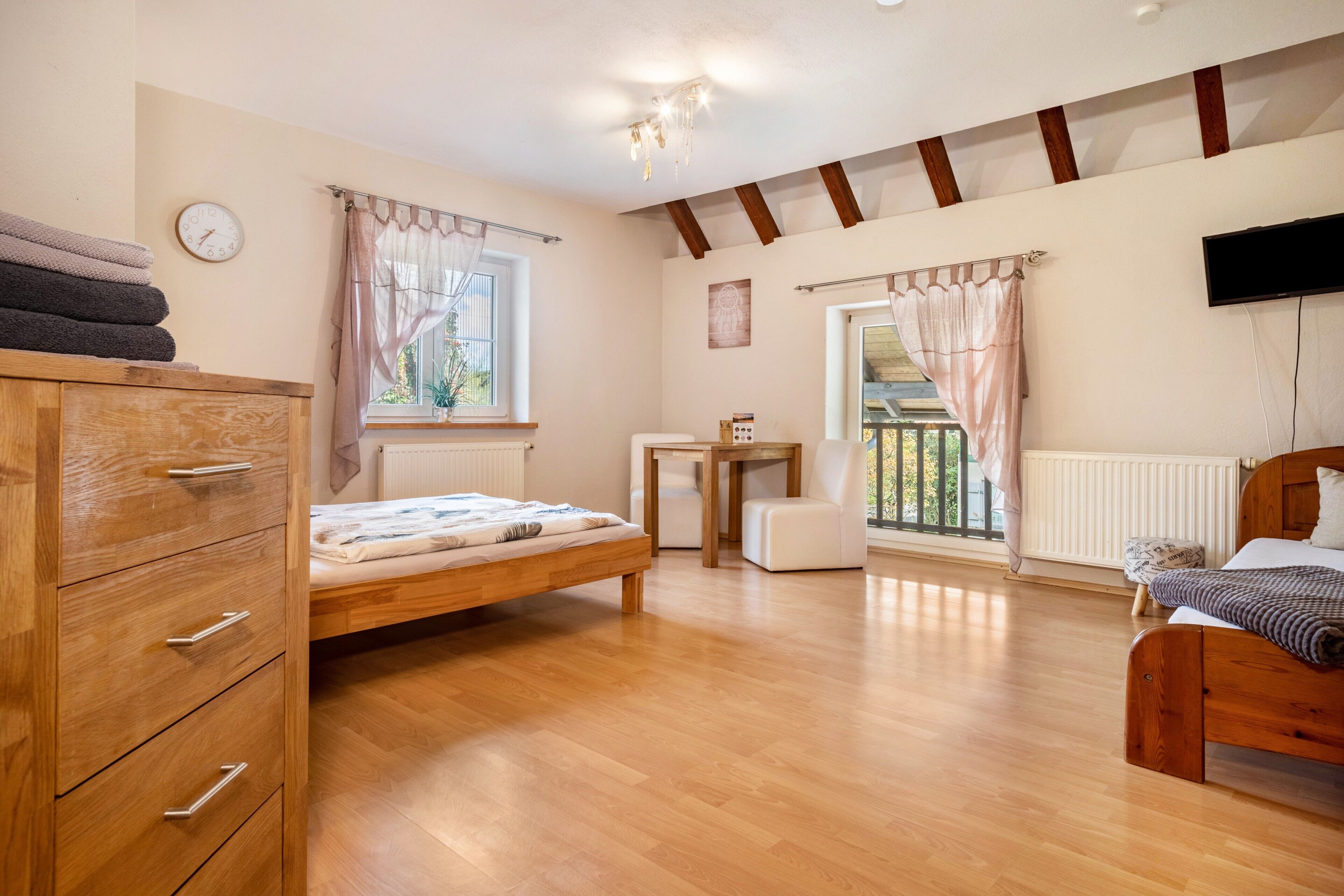 1 camera, Wi-Fi gratuito, lenzuola