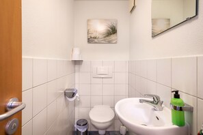 Een douche, handdoeken