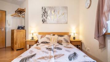 1 quarto, Wi-Fi de cortesia, roupa de cama