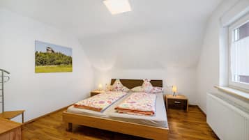 6 bedrooms, free WiFi, bed sheets