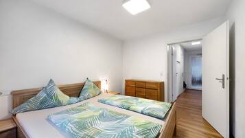 6 bedrooms, free WiFi, bed sheets