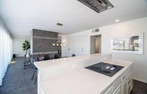 Fridge, microwave, oven, stovetop - Monthly Rental - Fabulous Historic Mid Century home located in Tamarisk Rancho (Rancho Mirage)