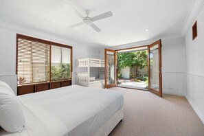 4 chambres, bureau, fer et planche à repasser, Wi-Fi gratuit