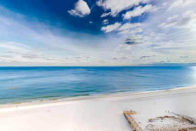 Gulf front condo w/ direct beach access, resort amenities, private W/D, WiFi