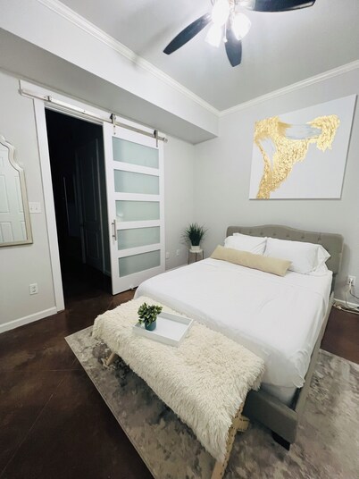 Cozy 1-bedroom 1 bath condo in walking distance to downtown Lafayette.