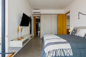 2 slaapkamers, een strijkplank/strijkijzer, internet, beddengoed