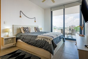 2 bedrooms, iron/ironing board, Internet, bed sheets - Luxury condo with resort amenities, balcony, and internet (Playa del Carmen)