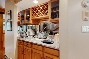 Interior - Spacious Family Friendly Townhome, Grill, near Golf, and Bus Stop (Vail)