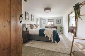 3 bedrooms, iron/ironing board, WiFi, bed sheets - Levens Farmstead Rural Retreat HotTub | Ridgestone (Westmorland and Furness)