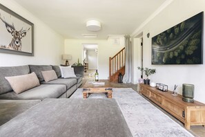 TV, fireplace, offices - Levens Farmstead Rural Retreat HotTub | Ridgestone (Westmorland and Furness)