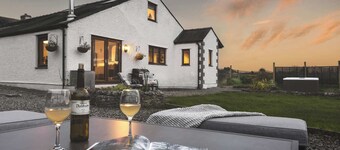 Levens Farmstead Rural Retreat HotTub | Ridgestone