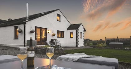 Levens Farmstead Rural Retreat HotTub | Ridgestone