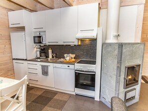 Fridge, microwave, dishwasher, cookware/dishes/utensils