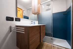Een douche, een haardroger