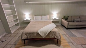 1 bedroom, desk, WiFi, bed sheets