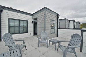 Terrace/patio - Rooftop w/River View -8 Min to Downtown & Neyland (Knoxville)