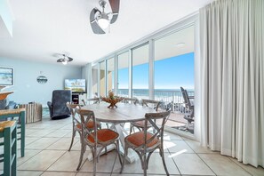 Dining - Sanibel 1003 ~ Outdoor/Kiddie Pools, Sauna, Beach Access + $400 FREE Activities Daily ~ Zoo/Parasail (Gulf Shores)