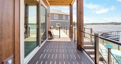 Sunset Pt - Private Pool, Hot Tub, Dock