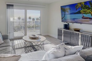 Unclassified image, 4 of 50, button