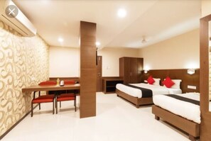 Family Room, City View | Soundproofing, free WiFi, bed sheets