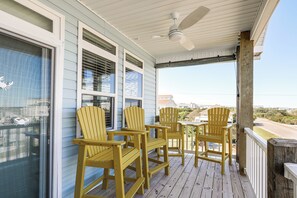 Terrace/patio - Walk to the Beach: North Topsail Beach Duplex (North Topsail Beach)