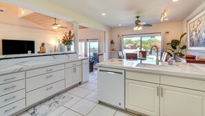 Unclassified image, 2 of 31, button - Ocean-View Oasis w/ Pool in Kailua-Kona! (Kailua-Kona)
