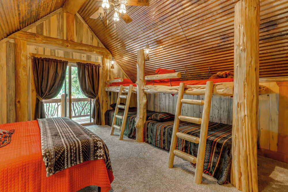 Private Hot Tub & Home Theater Ranger Log Cabin! Gordon County Vrbo