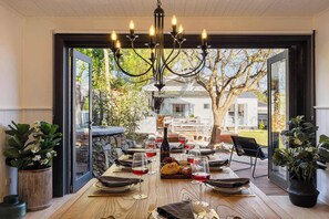Dining - Bella's Cottage Yarra Valley | Spa & Sauna (Yarra Glen)