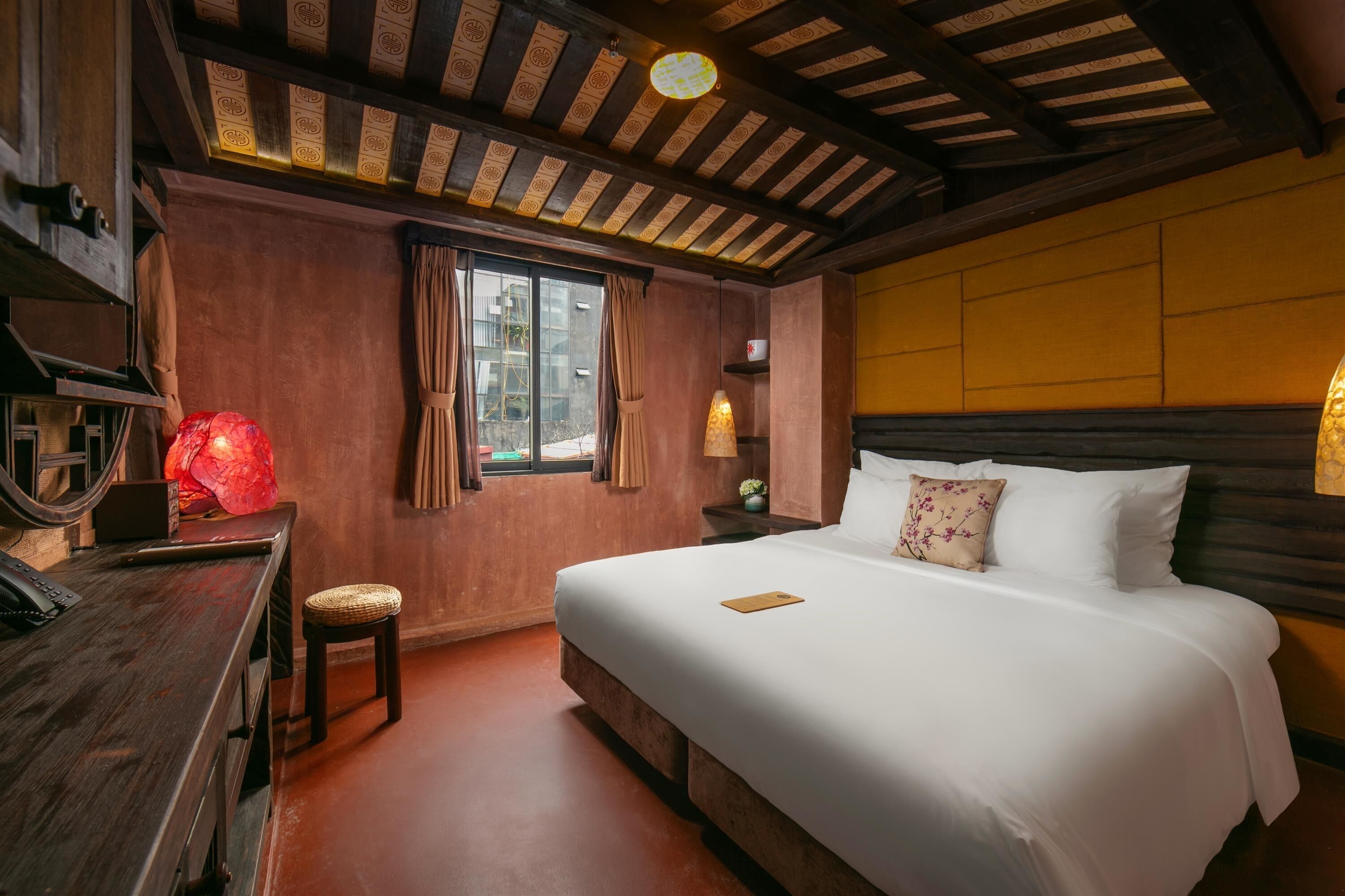 Premium bedding, minibar, in-room safe, desk