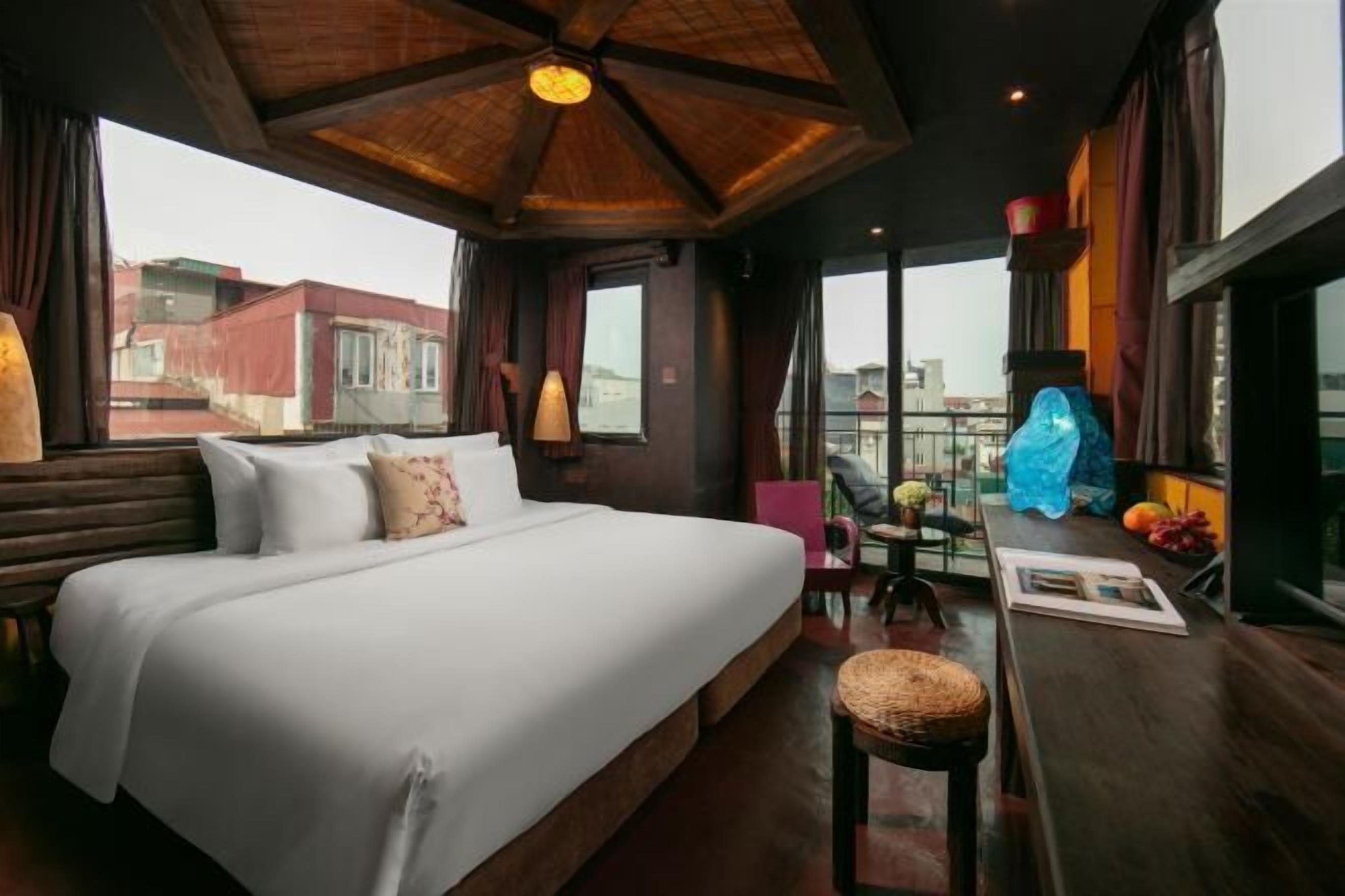 Premium bedding, minibar, in-room safe, desk